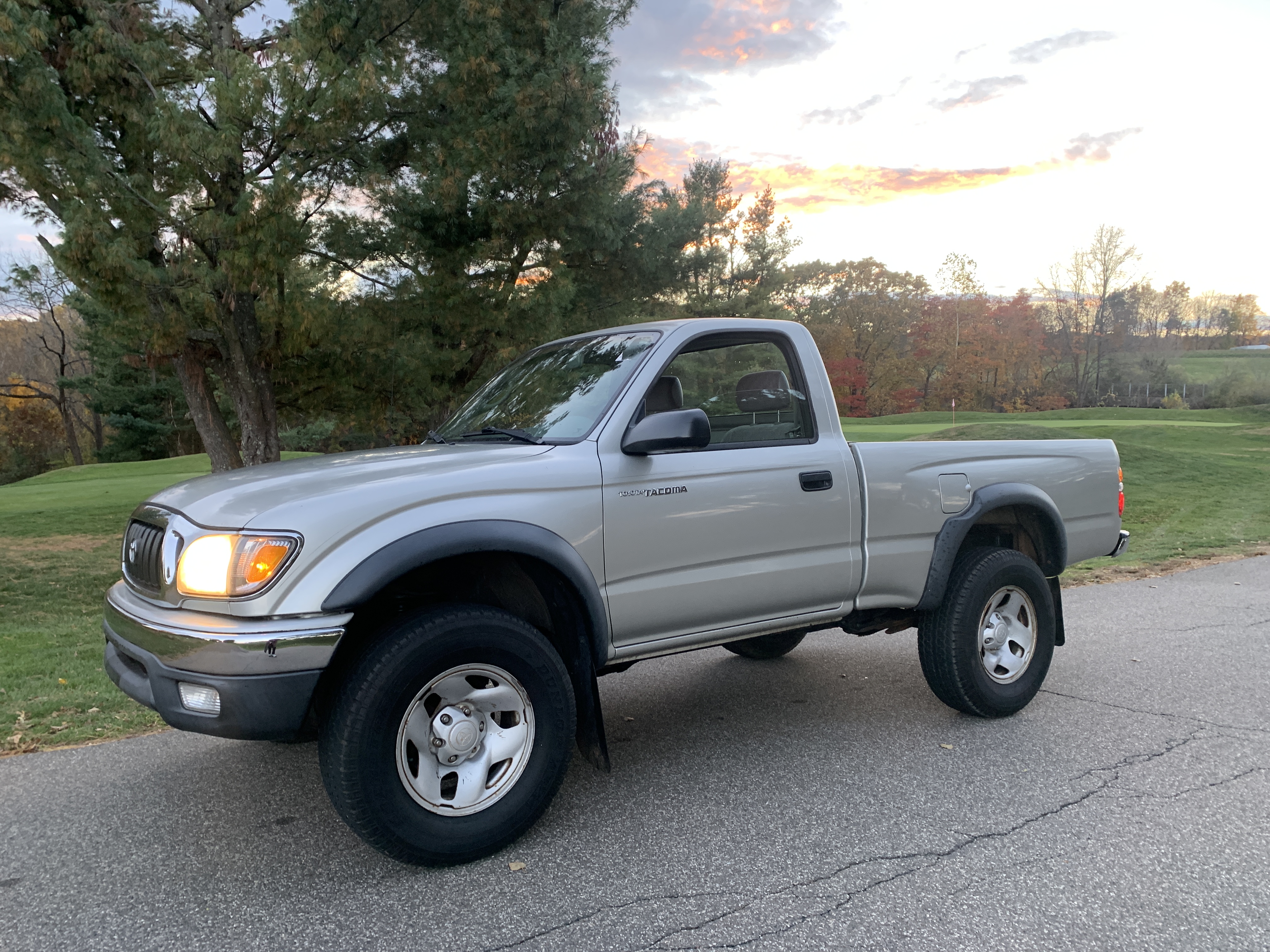 2004 Toyota Tacoma SR5 4x4 Pickup — photo 12